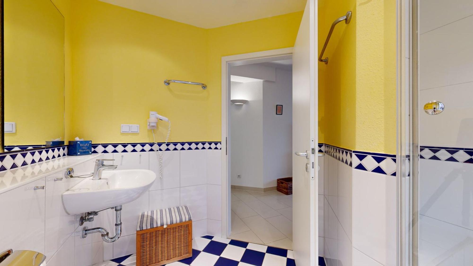 Direkt Am Mit Suedbalkon, Freia 13, * Binz